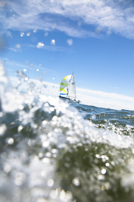 Sailboat underway — lifestyle photograph featured on WEST SYSTEM’s 105 Epoxy Resin page